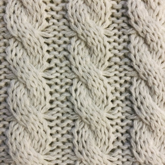 Stylish Off white long sleeved round neck Red Roza Brand Turkish womens sweater - Picture 6 of 9